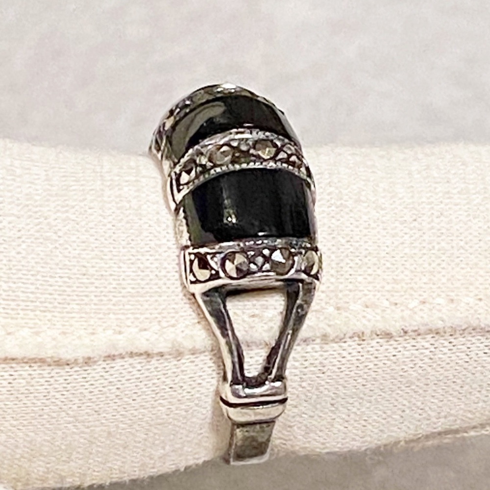 Vintage Sterling Silver Triple Marcasite and Black Onyx Ring - Picture 8 of 11